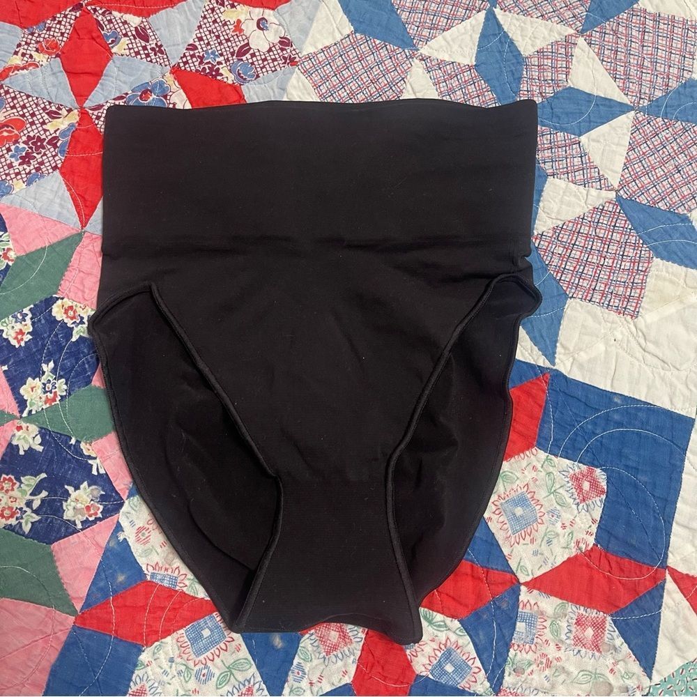 SKIMS sculpting mid waist brief size L/XL onyx